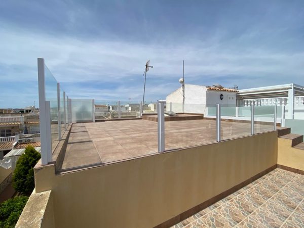 Balustrades - Solutions complémentaires fabriquées en interne à Alicante | Toldos Corona