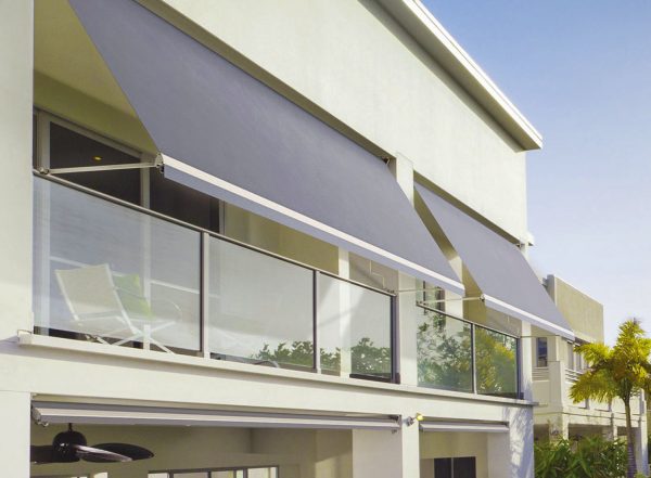 Variación de tejido y acabado - Toldos para balcones con sombra sin perder ventilación. en Alicante | Toldos Corona