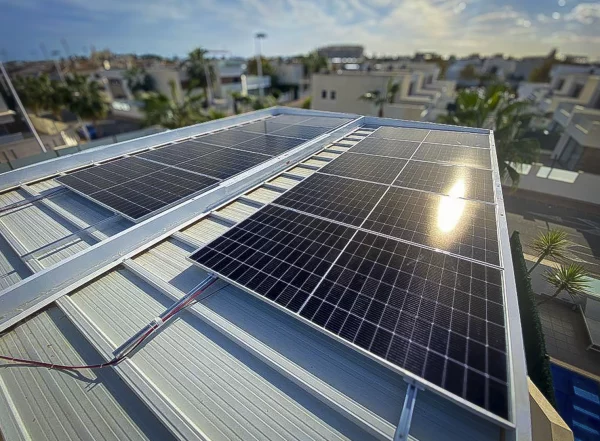 Structural integration view - Solar panel structures with cleaner, more useful and more productive integration. in Alicante | Toldos Corona