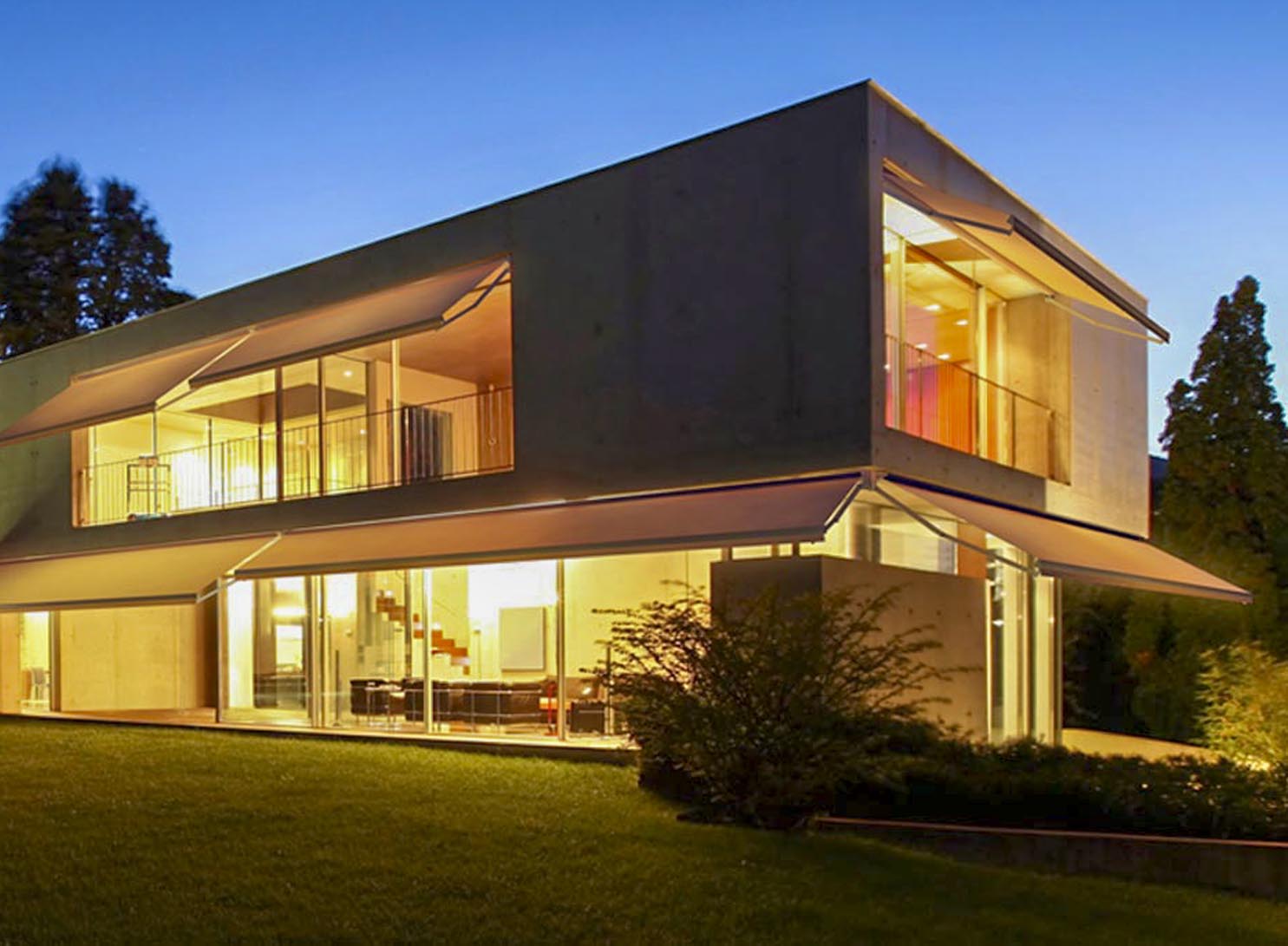 Configuration semi-coffre alternative - Stores à bras articulés pour terrasses et patios. à Alicante | Toldos Corona